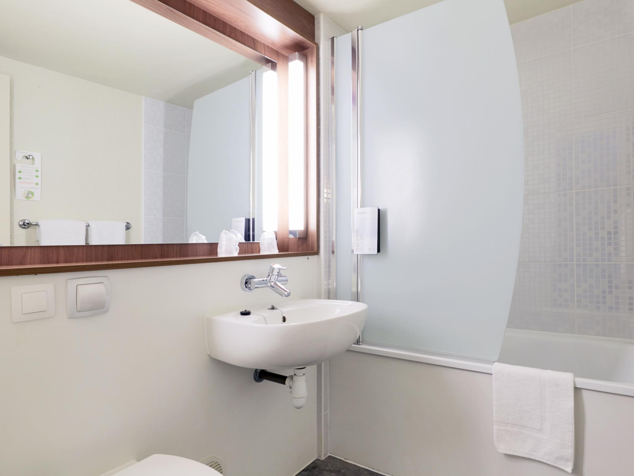 Hotel Campanile Hendaye Esterno foto