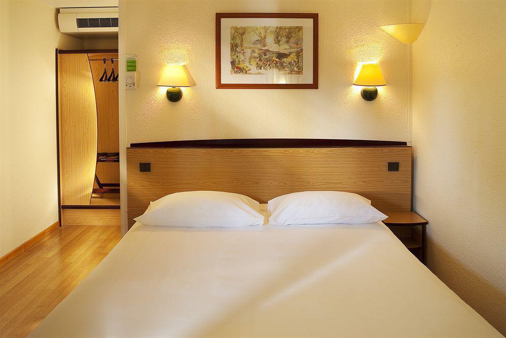 Hotel Campanile Hendaye Camera foto