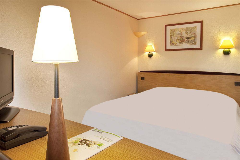 Hotel Campanile Hendaye Camera foto